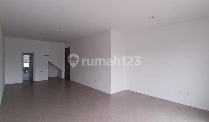 For Rent: Hive Parc 3-Story Shop House Facing Main Road in Lippo Karawaci 2