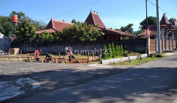 Rumah Nyaman Dengan Sentuhan Klasik Jawa Modern di Yogyakarta 2