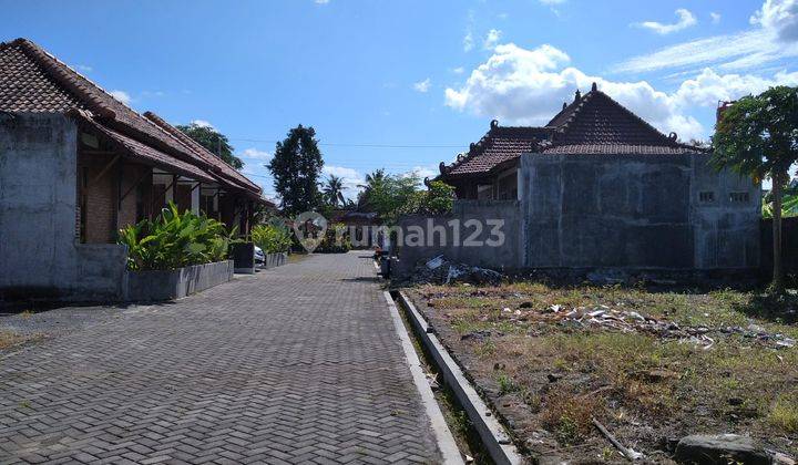 Rumah Strategis di Barat Jogja Investasi Tinggi, Free Minipool 1