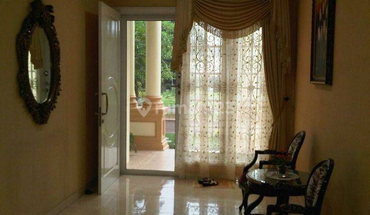 Rumah Mewah Virginia Lagoon Full Furnished dan Siap Huni  2