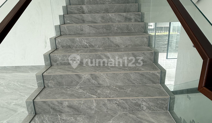 For Sale New House De Latinos BSD Split Level Hoek Badan 2