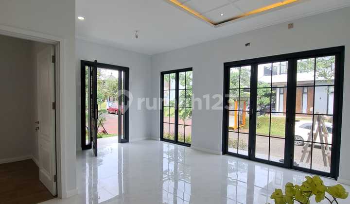 For Sale Classic Modern 2-Story Corner House in Nusaloka BSD 2