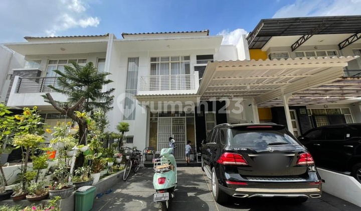 Hunian Mewah Dengan Fasilitas Golf Di Halaman Rumah