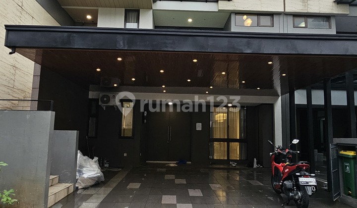 HOUSE FOR SALE: THE ZORA KEIA -BSD CITY BEAUTIFULLY FURNISHED