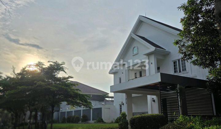 Langka! Mewah Full Furnished Sangat Luas Rumah Premium