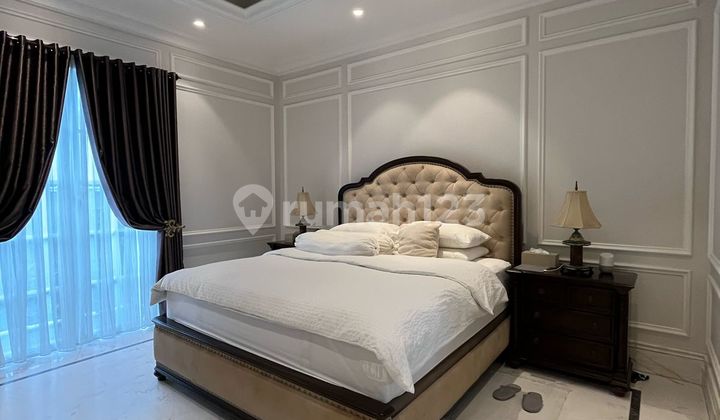 Turun Harga Dijual rumah mewah  PHG 3 lantai di Gading Serpong - Full Furnished. 2