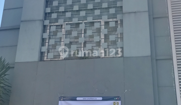 Hoek Hadap Jl Pahlawan Seribu 3 Lantai Ruko Golden Blvd Furnished