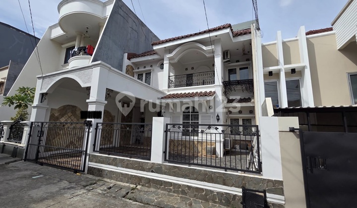 Di Sewakan Rumah 2 Lantai di Kelapa Gading. Semi Furnish 2