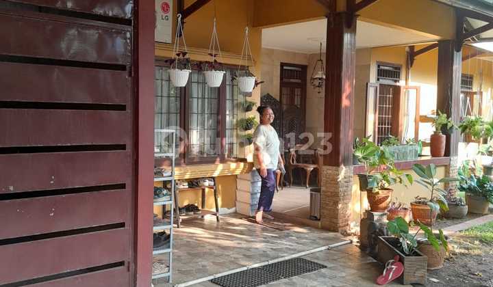 Rumah Strategis Dalam Komplek Dekat Stasiun MRT di Lebak Bulus Rumah Strategis Dalam Komplek Dekat Stasiun MRT di Lebak Bulus