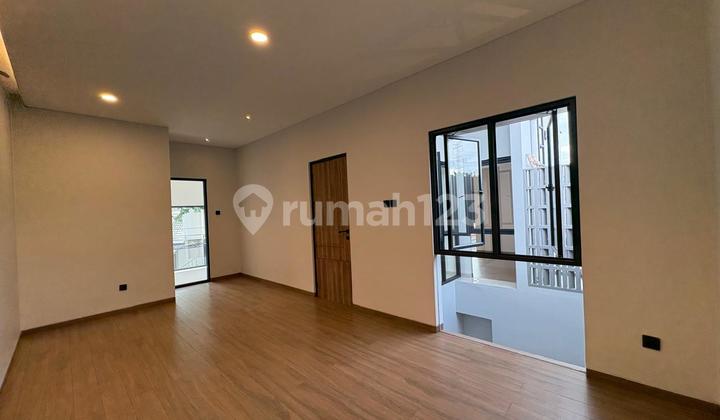 Rumah Minimalis dengan Desain Modern di Kencana Loka Bsd 2