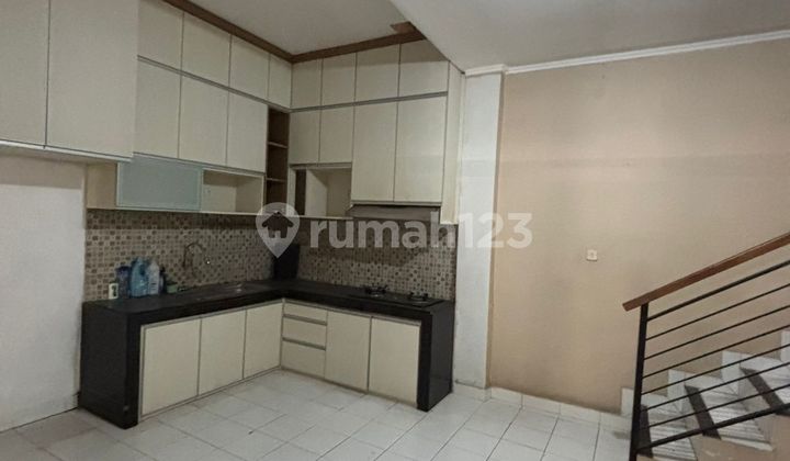 Rumah Bagus 1.5 Lantai di Villa Melati Mas Regency, Tangerang Selatan