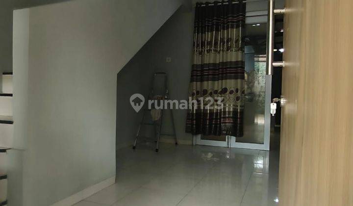 Rumah 2 Lantai Bagus Graha Raya Cluster Ayna 2