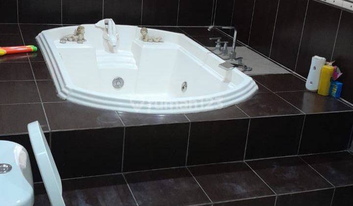 kamar mandi rumah bagus 1 lantai di
