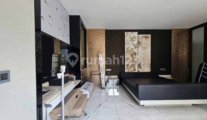 Disewa Rumah Mewah Siap Huni 3 Lantai di Pluit, Jakarta Utara