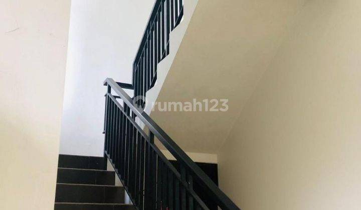 Rumah 2 Lantai di Puspita Loka BSD, Tangerang Selatan 2