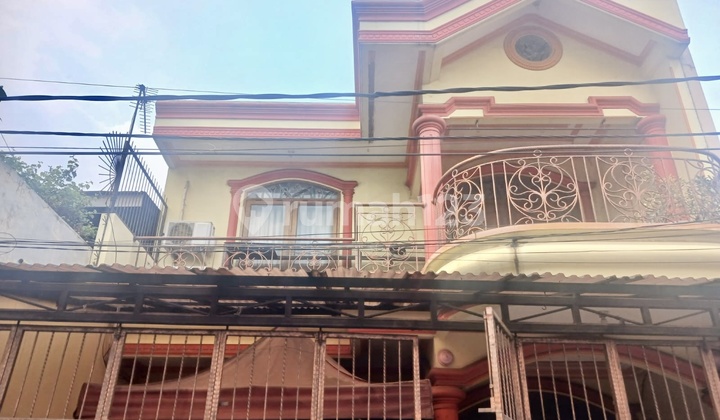 Rumah 2 Lantai di Sektor 1 Bintaro, Jakarta Selatan