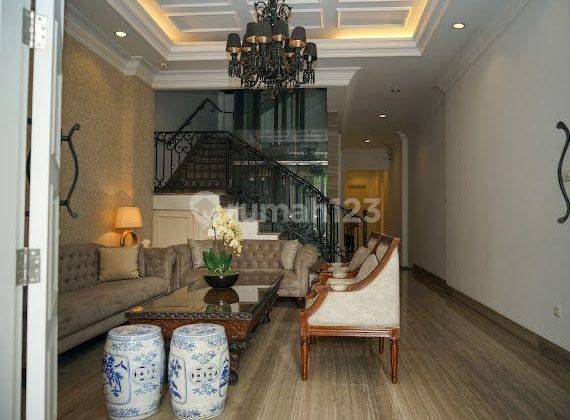 Rumah Luxury American Classic 3 Lantai Di Kebayoran Baru 2