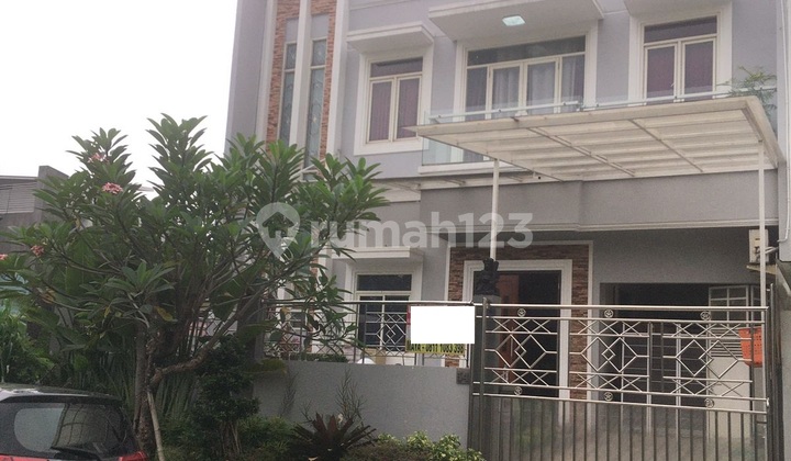 2-Story House in Sapphire Cluster PHG Gading Serpong, Tangerang