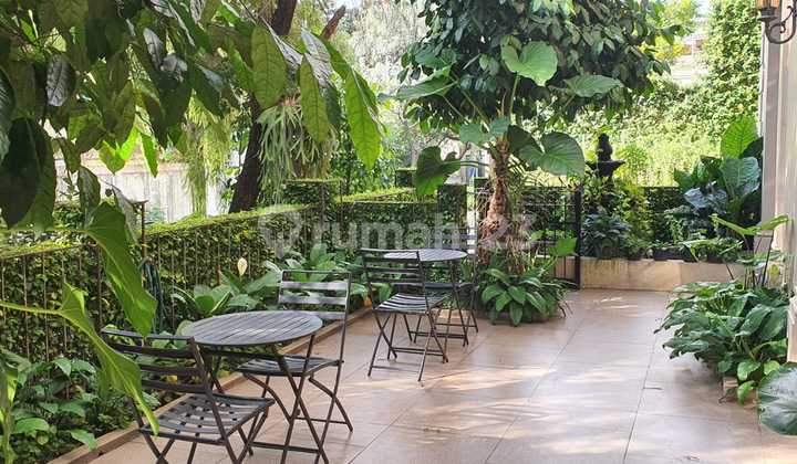 Rumah Mewah Di Tebet Attic Kusen Jati 