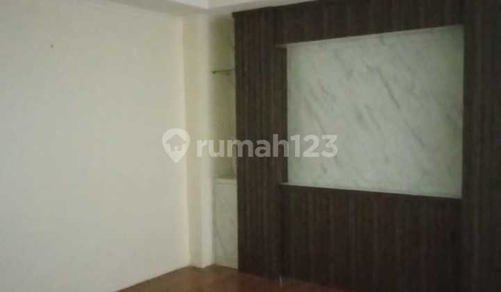 4-Storey Terraced House in Roxy Area, Central Jakarta 2