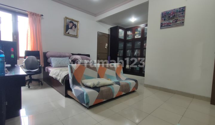 Rumah Hoek 2,5Lt Daerah Tamansari Kebunjeruk Jakbar... 2