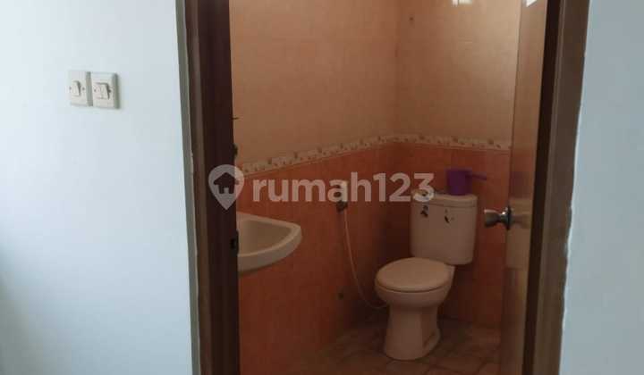 5-Unit Terraced Shophouse in Tomang, Central Jakarta