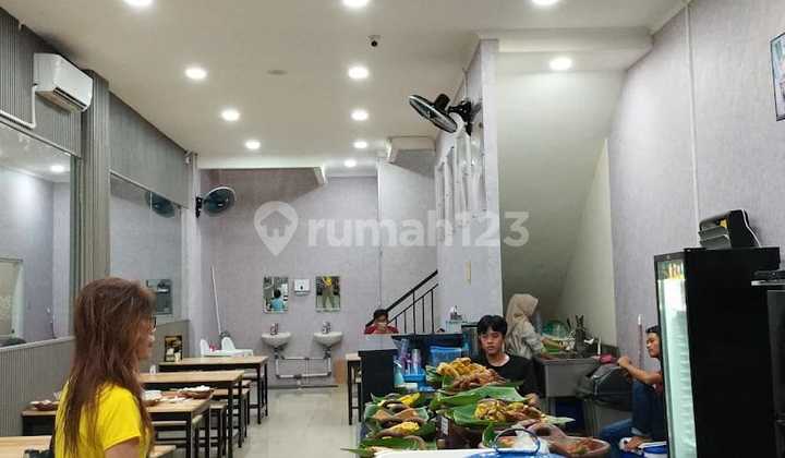 3-Storey Shop House in Green Ville Area, West Jakarta... 2