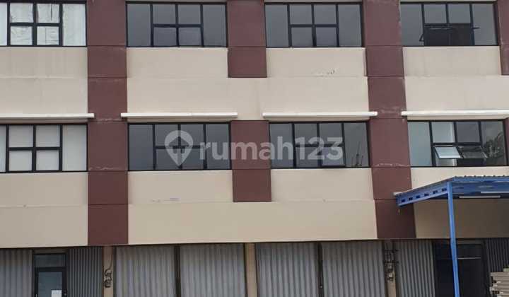 New 3-story Shophouse in Kemanggisan, West Jakarta area... 2