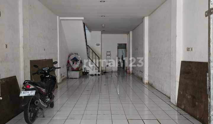 5-story shop house for rent in Jembatan 5, West Jakarta... 5-story shop house for rent in Jembatan 5, West Jakarta...