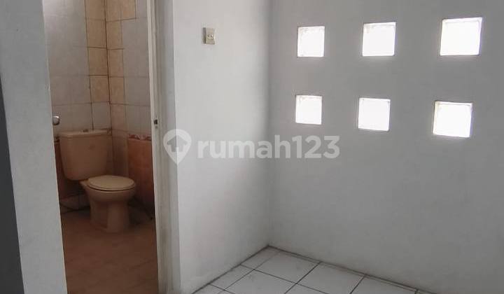 3-story shop house for rent in Cideng area, Central Jakarta... 3-story shop house for rent in Cideng area, Central Jakarta...