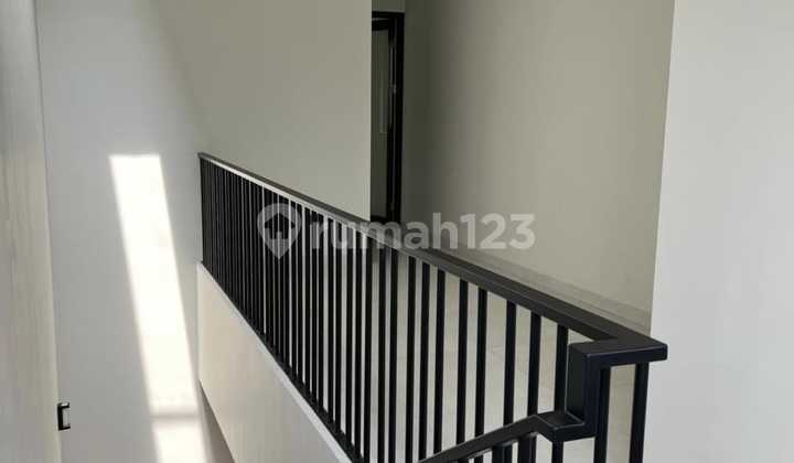 For Rent: New 3.5-Story Shop House in Mangga Besar, West Jakarta... For Rent: New 3.5-Story Shop House in Mangga Besar, West Jakarta...