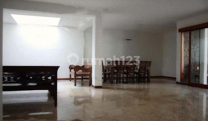 Dijual Rumah Vintage Swimming Pool Di Menteng 