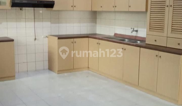 DIsewakan Rumah Baru Renovasi Posisi Hoek  2