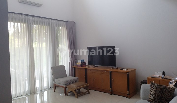 Dijual Cepat Rumah Cantik Mewah Posisi Hoek  2
