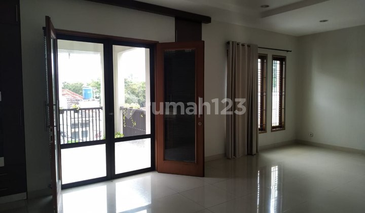 Disewakan Rumah Modern Minimalis Siap Huni Area Senopati 2