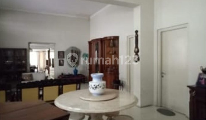 Dijual Rumah Cantik 2 Lantai Di Menteng  2