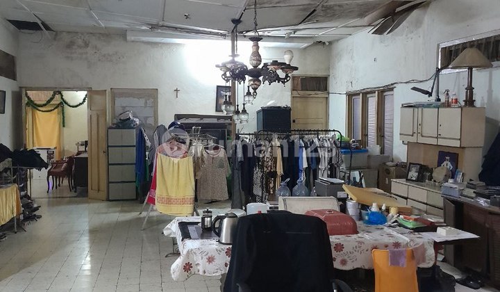 Dijual Tanah + Rumah Tua Posisi Hoek Di Menteng 