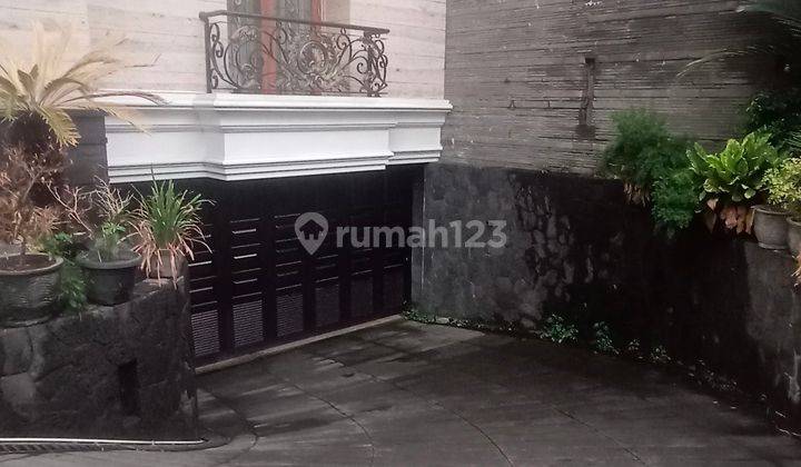 Rumah Mewah Hokie 2 Lantai Sangat Aman Dekat Kantor & Komplek Tni