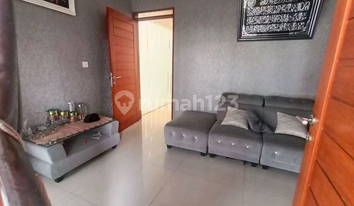 Rumah Minimalis Cantik Siap Huni 2 Lantai Terawat Lingkungan Tenang 2