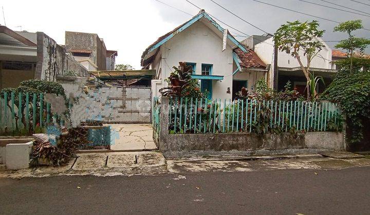 Rumah lama hitung tanah Butuh Renovasi di Sayap Riau Bandung  1