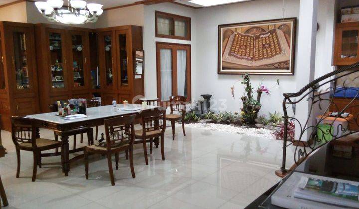 Rumah lux 2 Lantai Bagus kokoh terawat di mainroad bandung Utara  1