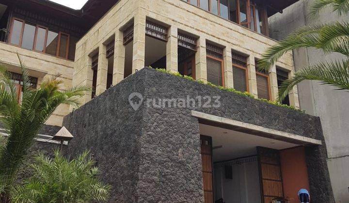 Rumah mewah Lux fully furnished di Setra duta nyaman aman tenang