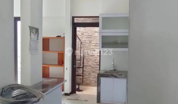 Rumah minimalis modern cantik 2 lt Asri di Komplek Grand Sharon  2