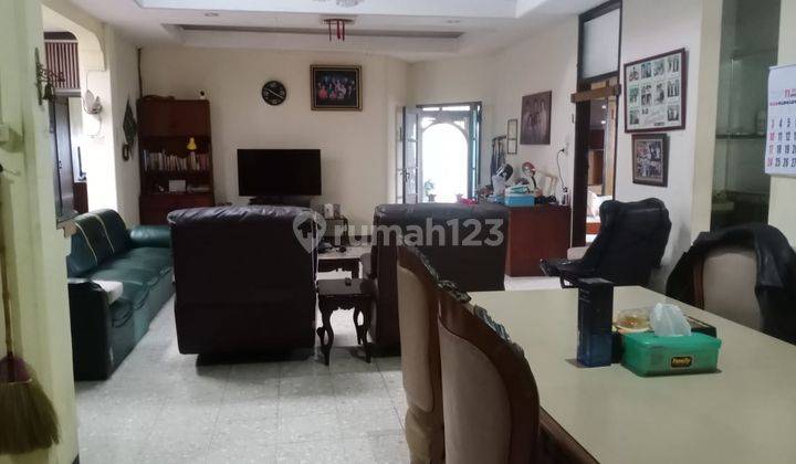 Rumah Semi Furnished di jl Abadi Bandung Utara 1