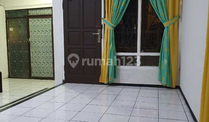 Well-Maintained House on Saodah Street, Bandung 2