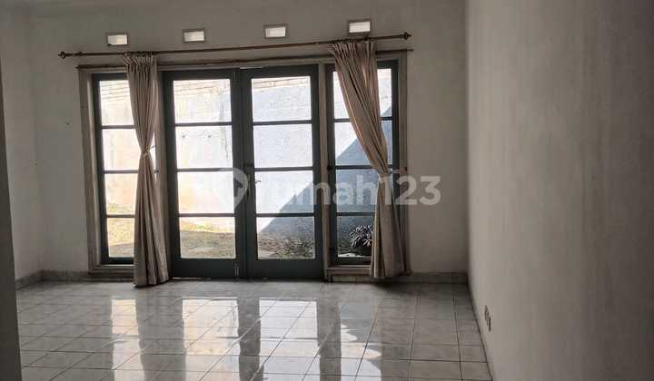 House in Parahyangan, Villa in Gerlong, Cool, Safe, Flood-Free. House in Parahyangan, Villa in Gerlong, Cool, Safe, Flood-Free.