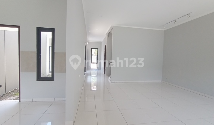 Rumah Baru Bagus Kembar Timur Bebas Banjir Tengah Kota Sayap Jl Bkr 2