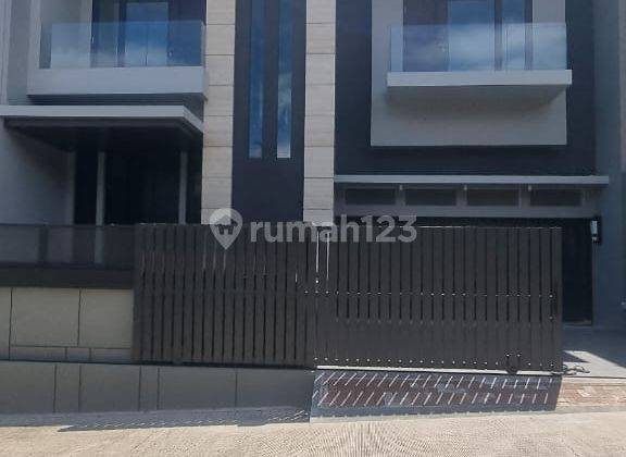 Rumah Baru Cakep Modern Hokie Perumahan Elite Setraduta Shm Utara 1