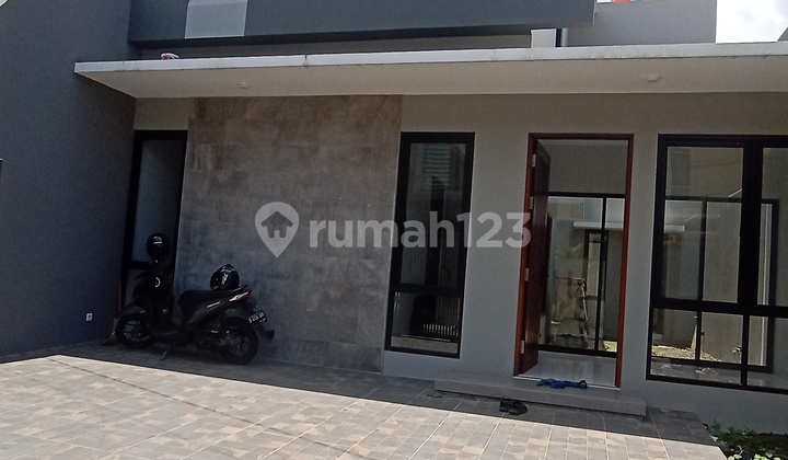 Rumah Baru Bagus Kembar Timur Bebas Banjir Tengah Kota Sayap Jl Bkr Rumah Baru Bagus Kembar Timur Bebas Banjir Tengah Kota Sayap Jl Bkr