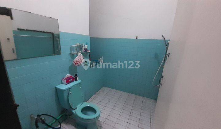 Rumah Kos Toko di Jalan Cihampelas SHM 27 Kamar 2